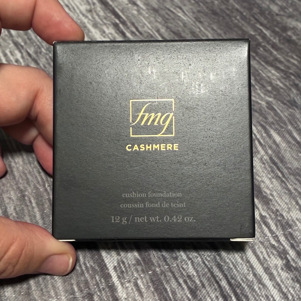 NEW AVON fmg CASHMERE Cushion Compact Powder Foundation 0.42 OZ Makeup # W285